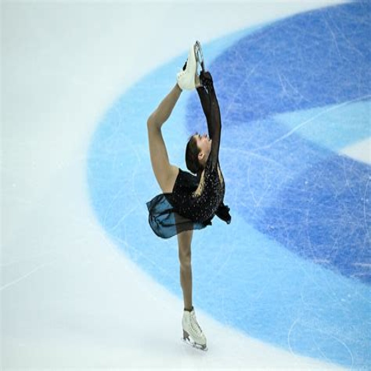 He won six US Figure Skating Championships gold medals between 1990 and 2002: 2 wds.
