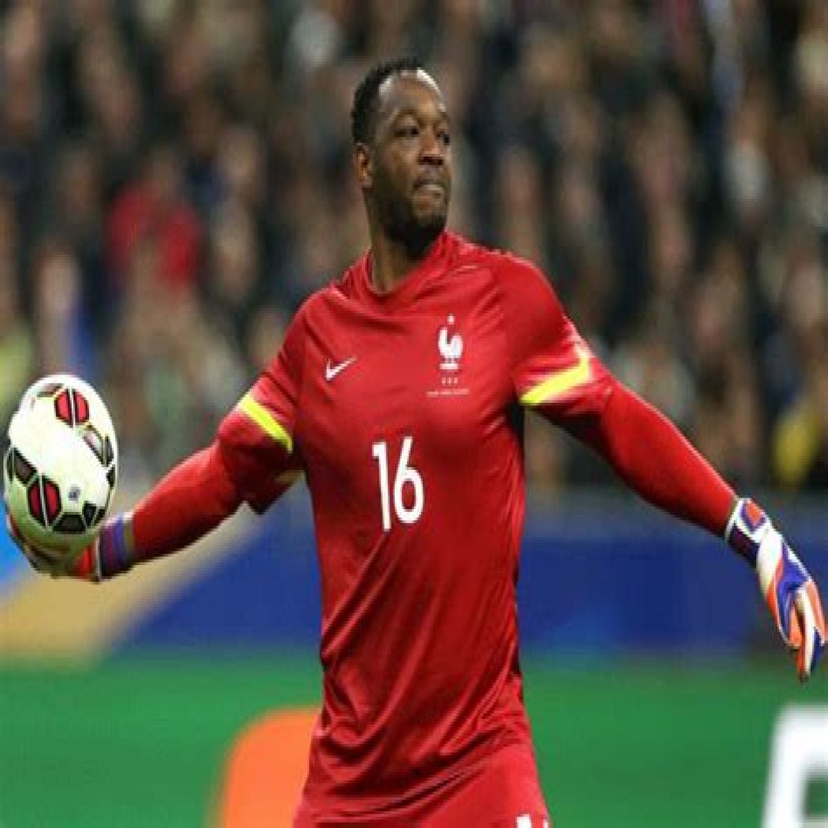 
Is the 1.87 m tall, 33 Years France National Team Goalkeeper Steve Mandanda's Dating Anyone or He is Secretly Married; His Affairs and Dating Rumors