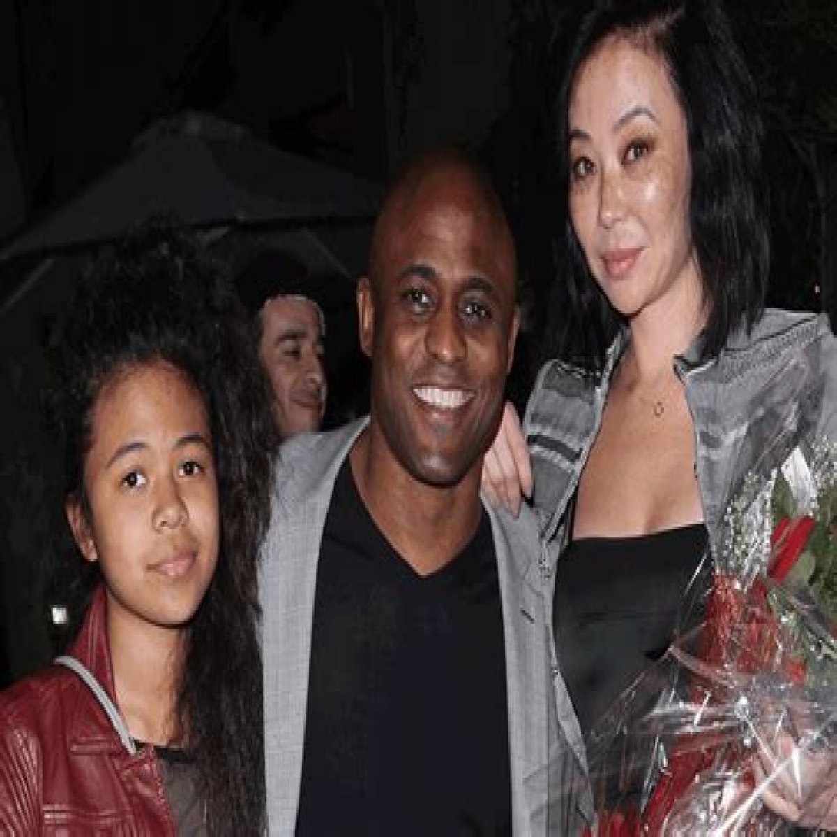 Is Wayne Brady gay or married to a woman? Net worth, height, age, daughter