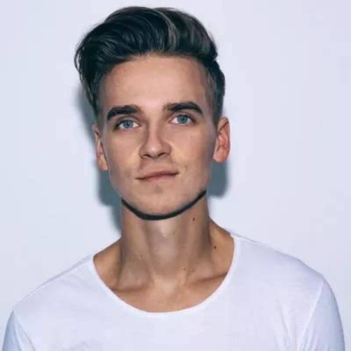 Joe Sugg Height, Age, Boyfriend, Biography, Wiki, Net Worth