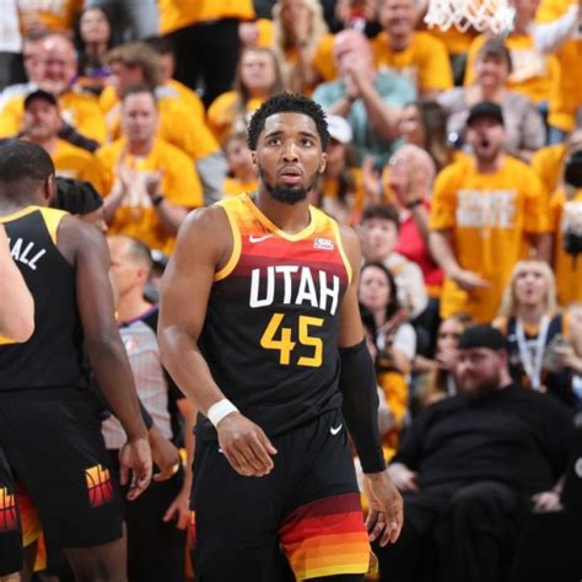 Utah beat the Memphis, tying the series 1-1